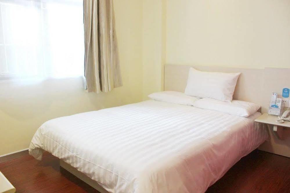 Hanting Hotel Yibin Zhongshan Street Екстер'єр фото