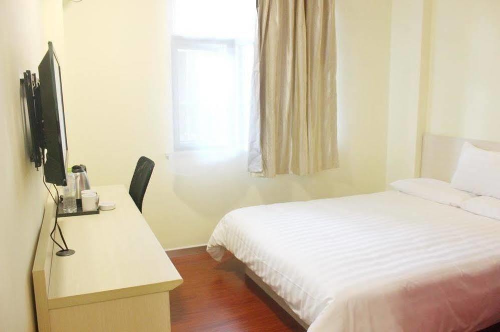 Hanting Hotel Yibin Zhongshan Street Екстер'єр фото