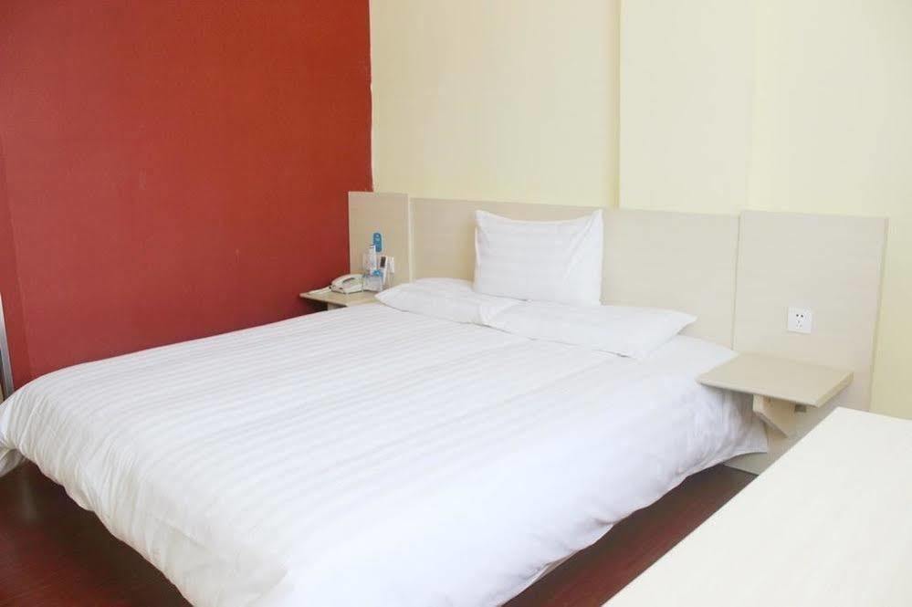 Hanting Hotel Yibin Zhongshan Street Екстер'єр фото